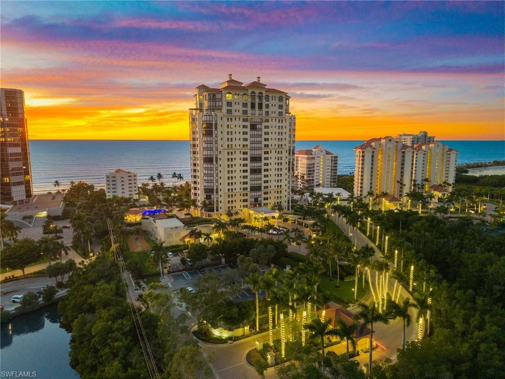 81 Seagate DR # 1103, NAPLES FL 34103-14