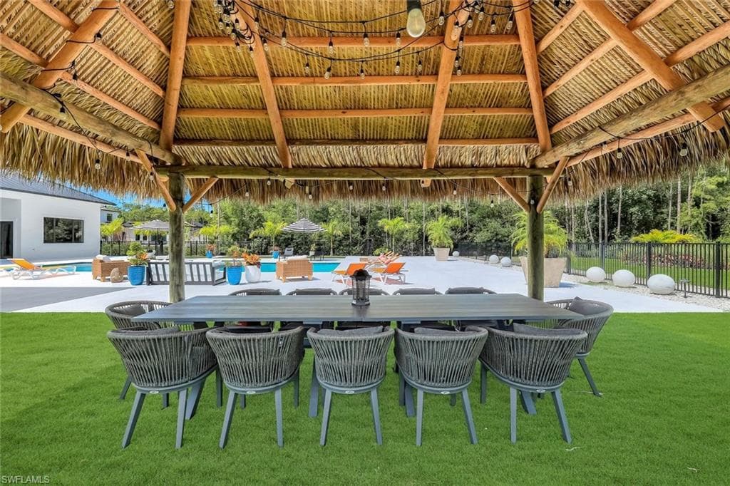 6677 Hunters RD, NAPLES FL 34109-41