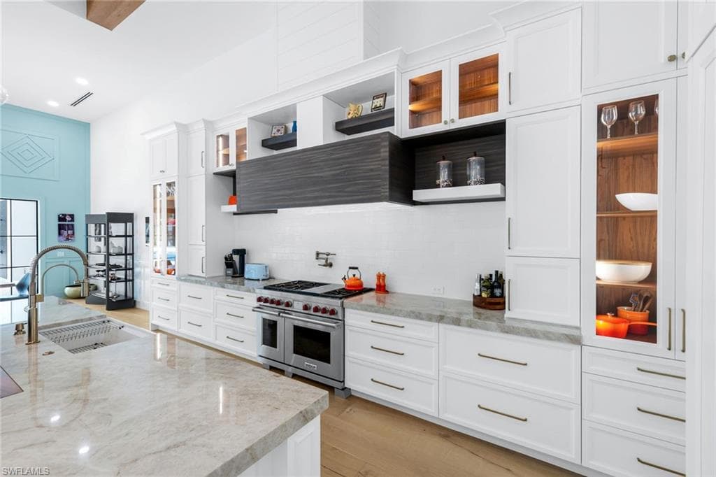 6677 Hunters RD, NAPLES FL 34109-12