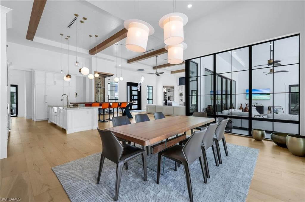 6677 Hunters RD, NAPLES FL 34109-16