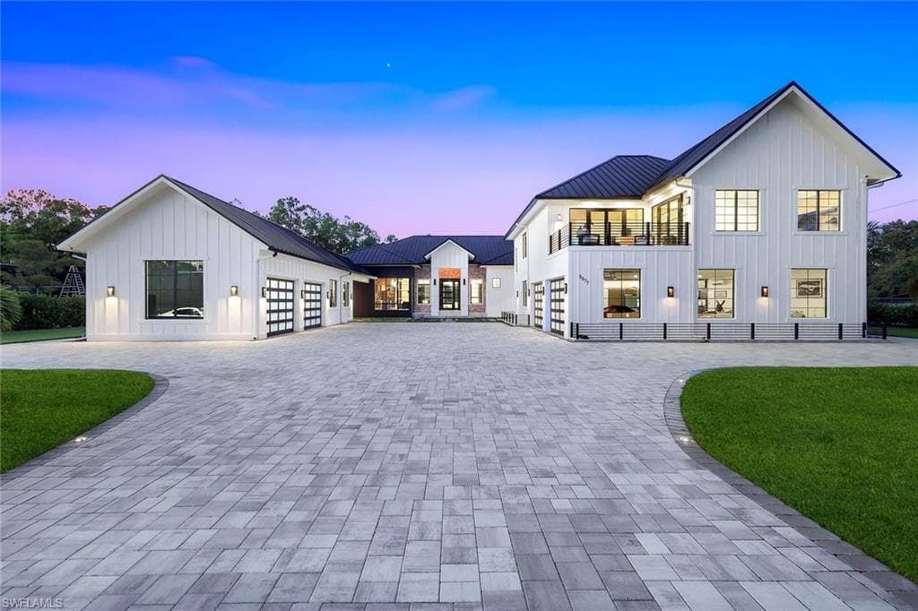 6677 Hunters RD, NAPLES FL 34109-2