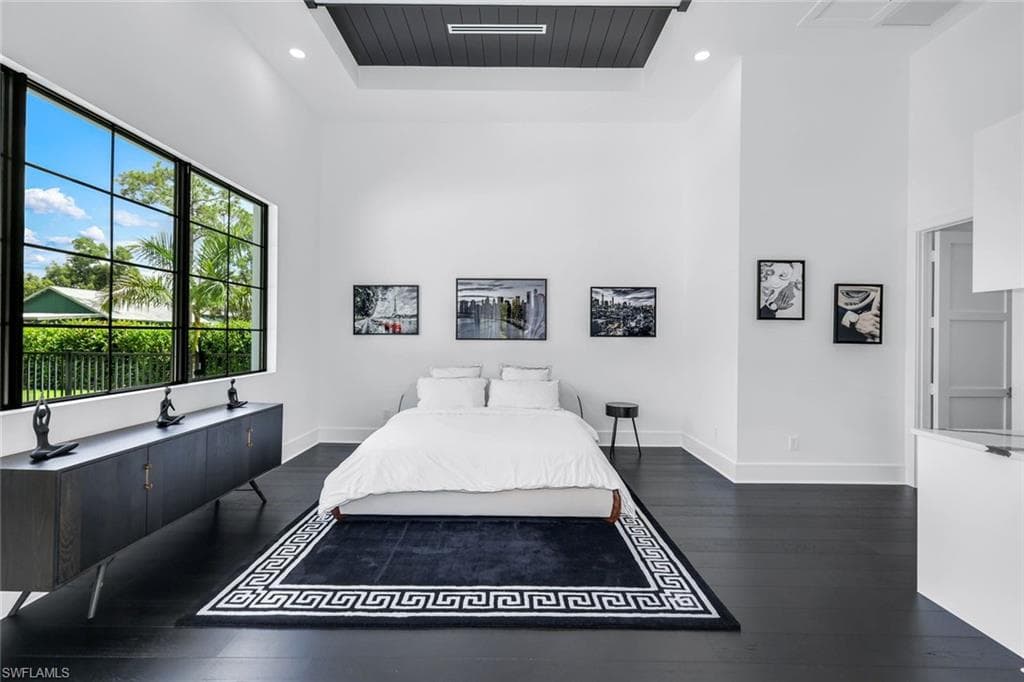 6677 Hunters RD, NAPLES FL 34109-27