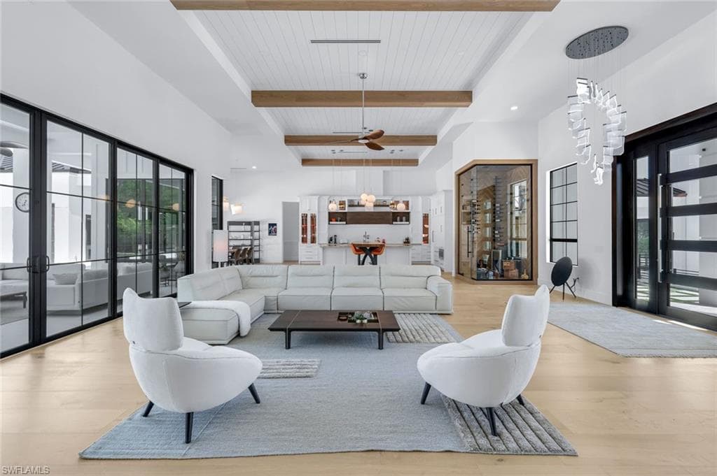 6677 Hunters RD, NAPLES FL 34109-8