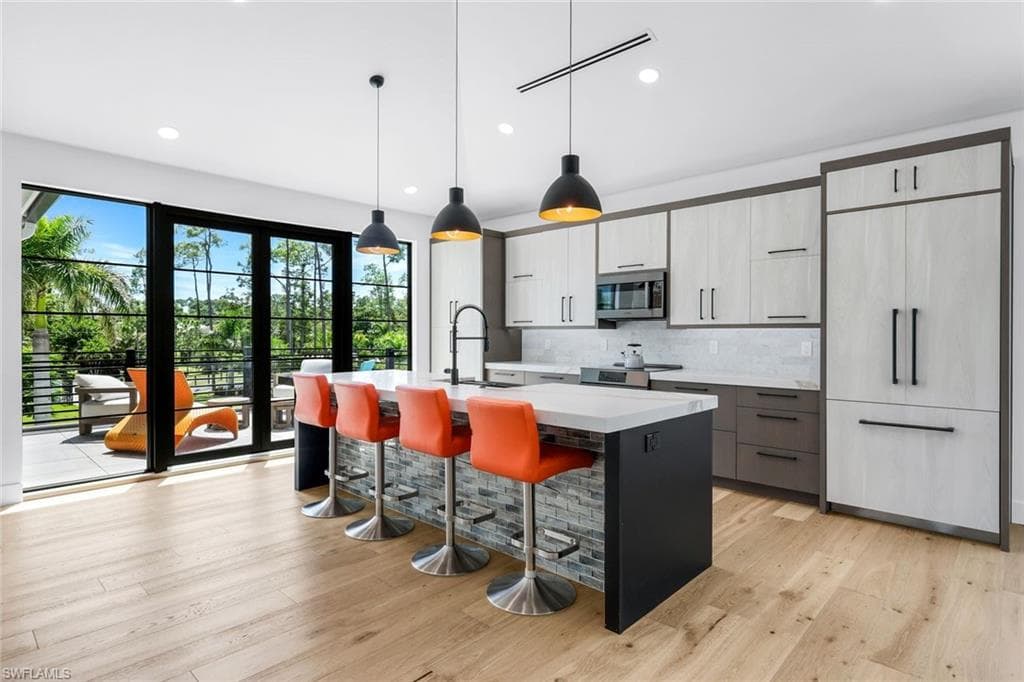 6677 Hunters RD, NAPLES FL 34109-33