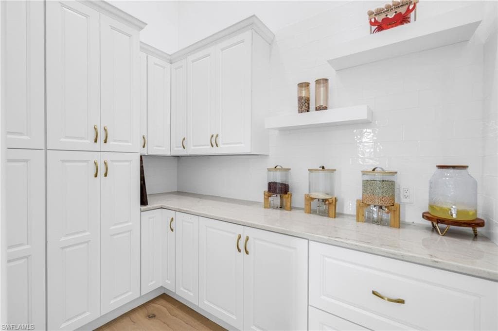 6677 Hunters RD, NAPLES FL 34109-14