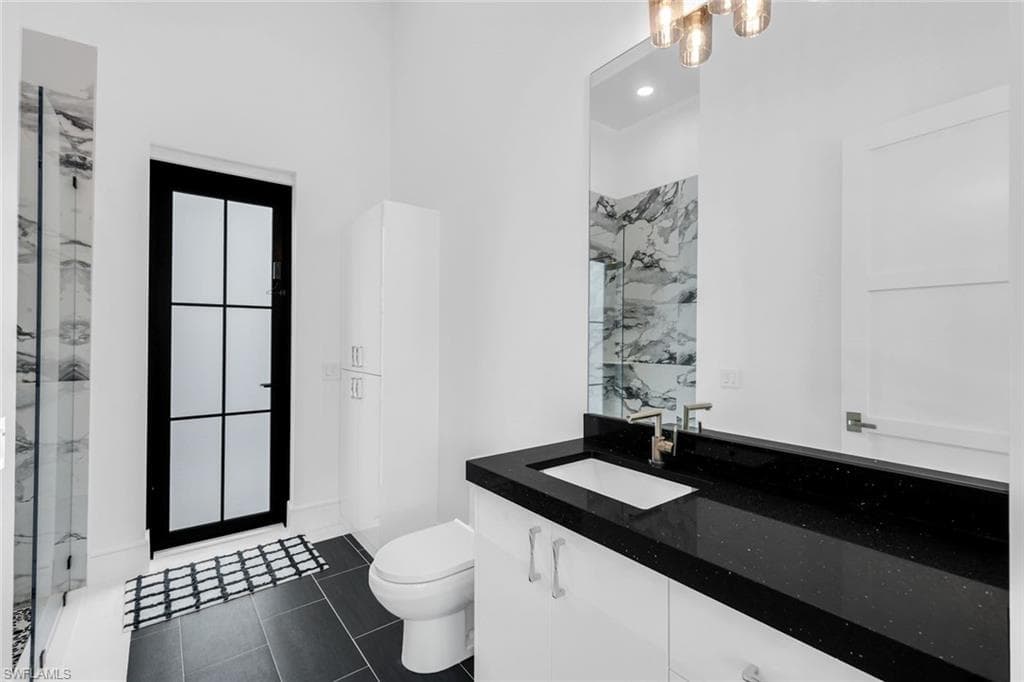 6677 Hunters RD, NAPLES FL 34109-28