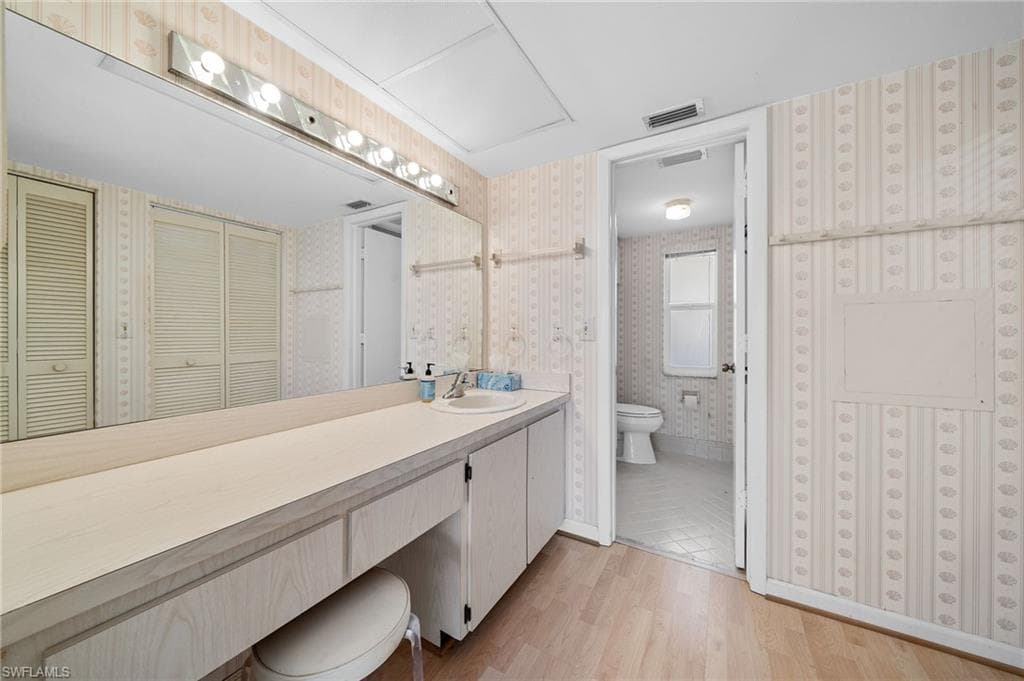 247 Winners CIR # 5, NAPLES FL 34112-26