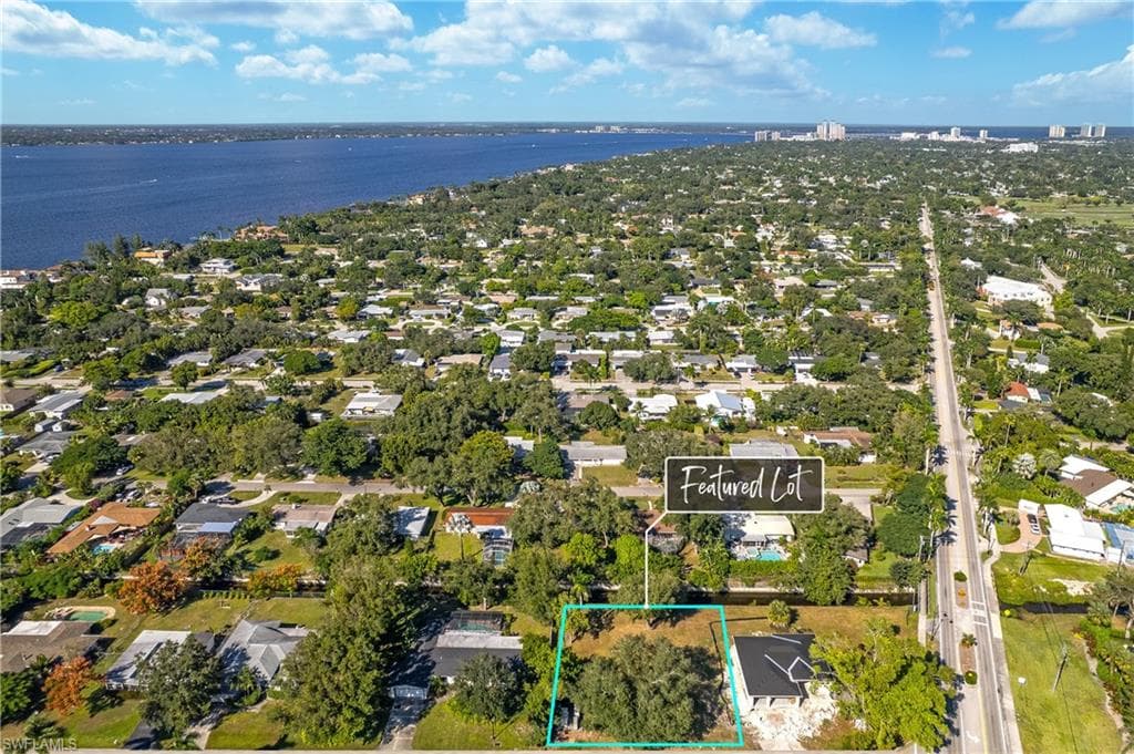 1329 Carlene AVE, FORT MYERS FL 33901-1