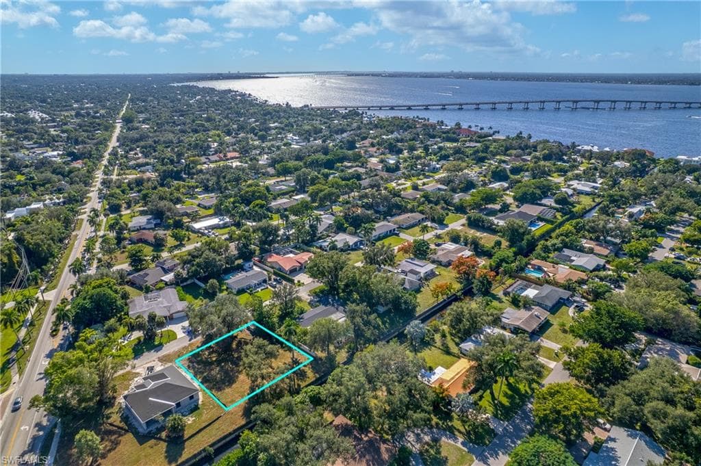 1329 Carlene AVE, FORT MYERS FL 33901-7