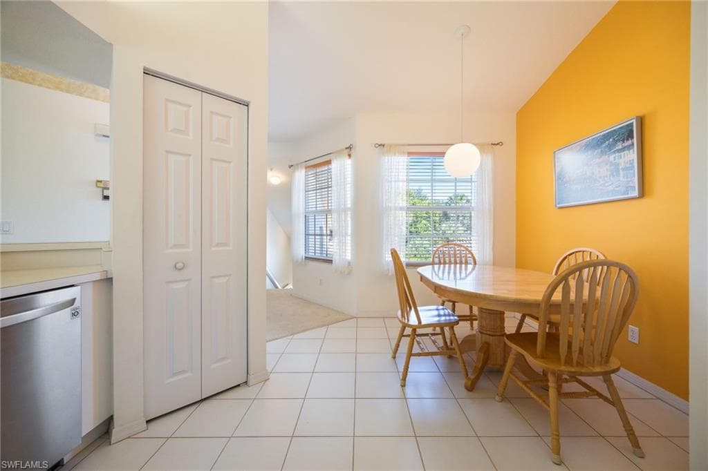 6927 Satinleaf RD N # 203, NAPLES FL 34109-11