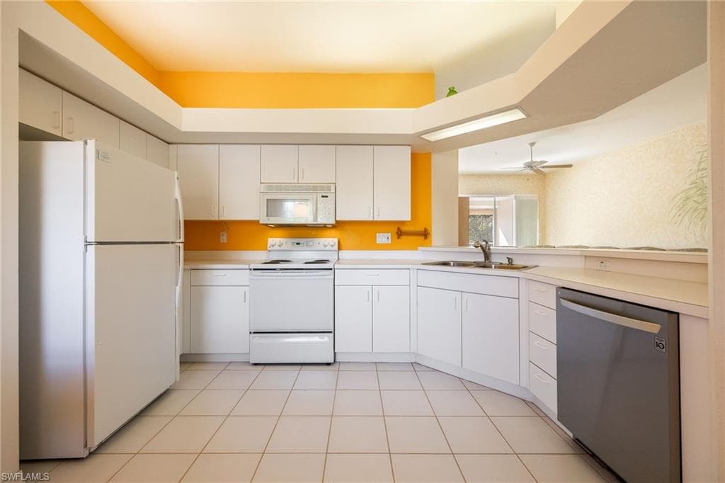 6927 Satinleaf RD N # 203, NAPLES FL 34109-9