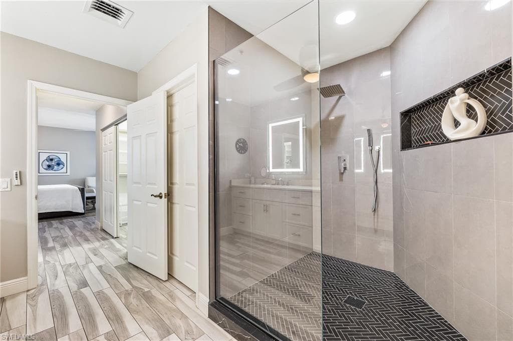 14200 Royal Harbour CT # 301, FORT MYERS FL 33908-25