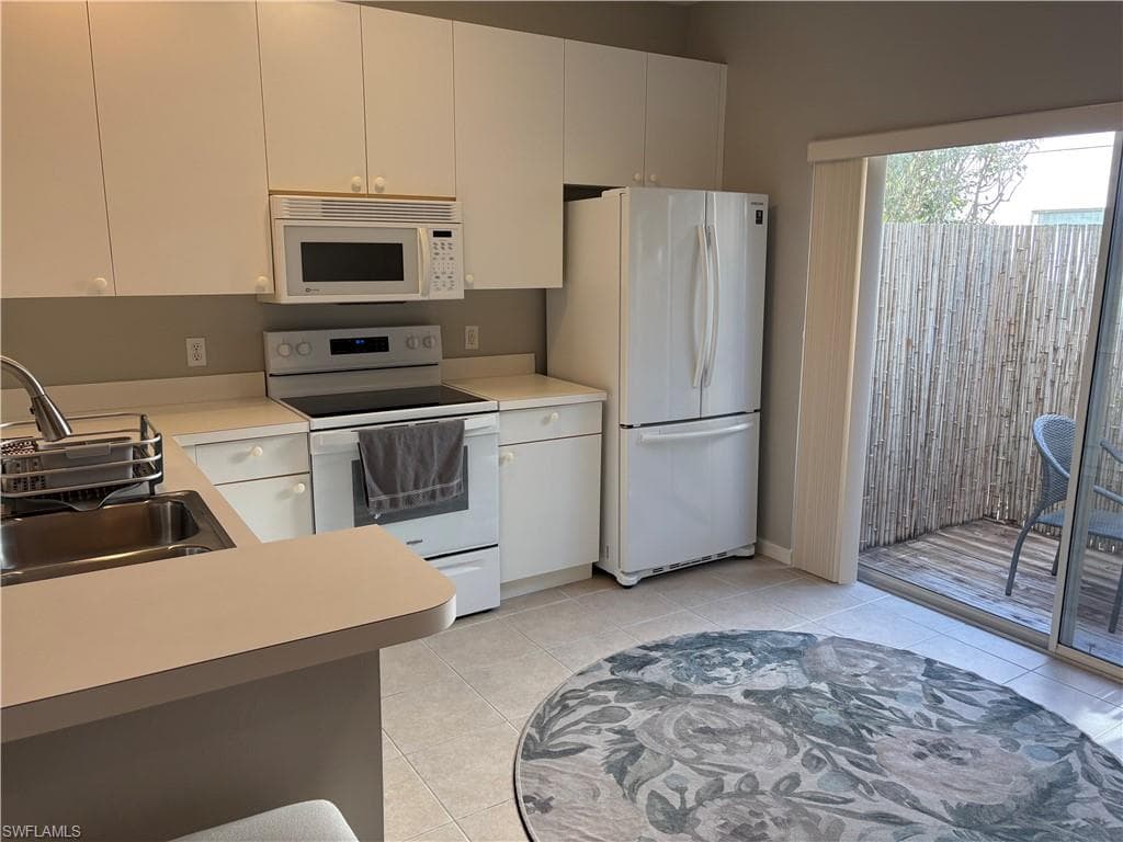 3269 Amanda LN # 2, NAPLES FL 34109-8