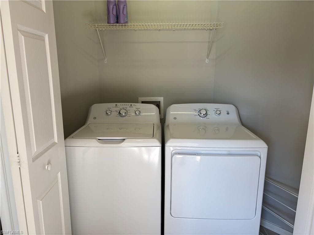 3269 Amanda LN # 2, NAPLES FL 34109-23