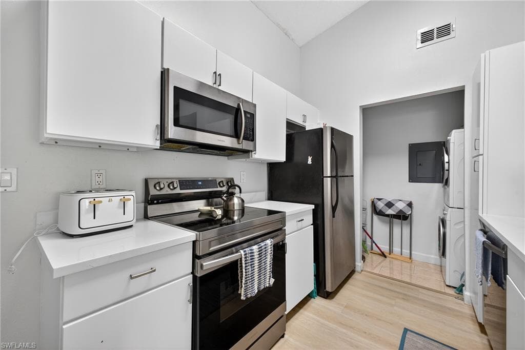 2166 Arbour Walk CIR # 2421, NAPLES FL 34109-17