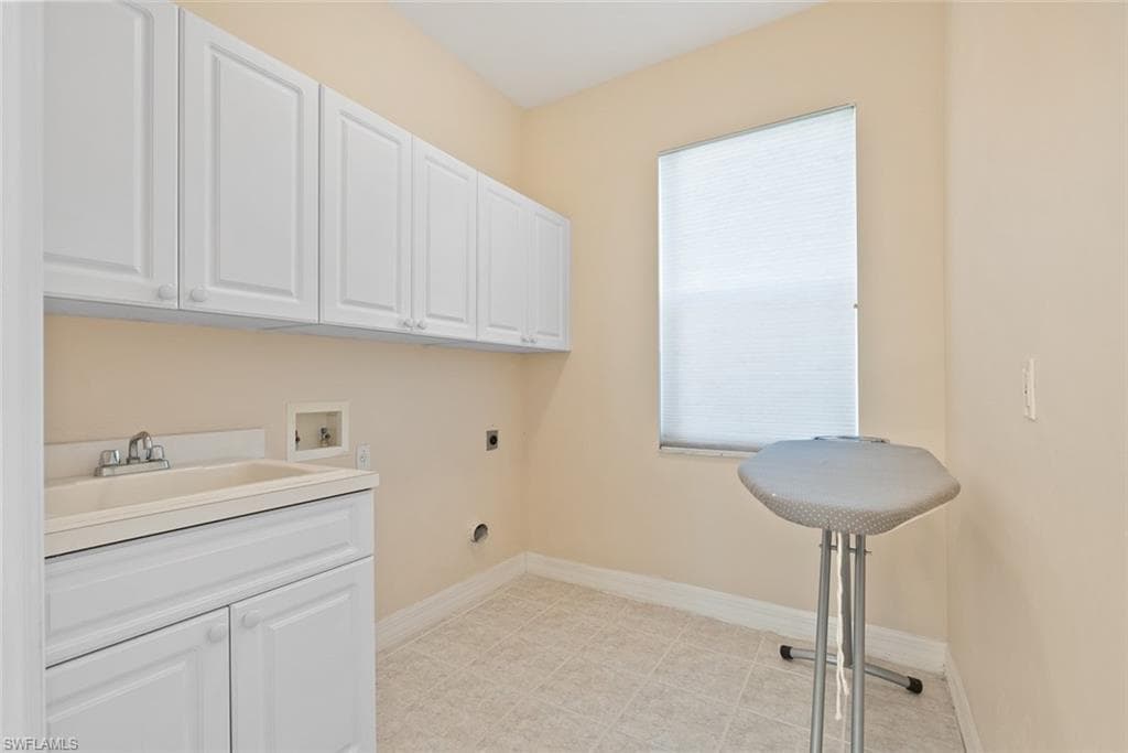 8711 KILKENNY CT, FORT MYERS FL 33912-40