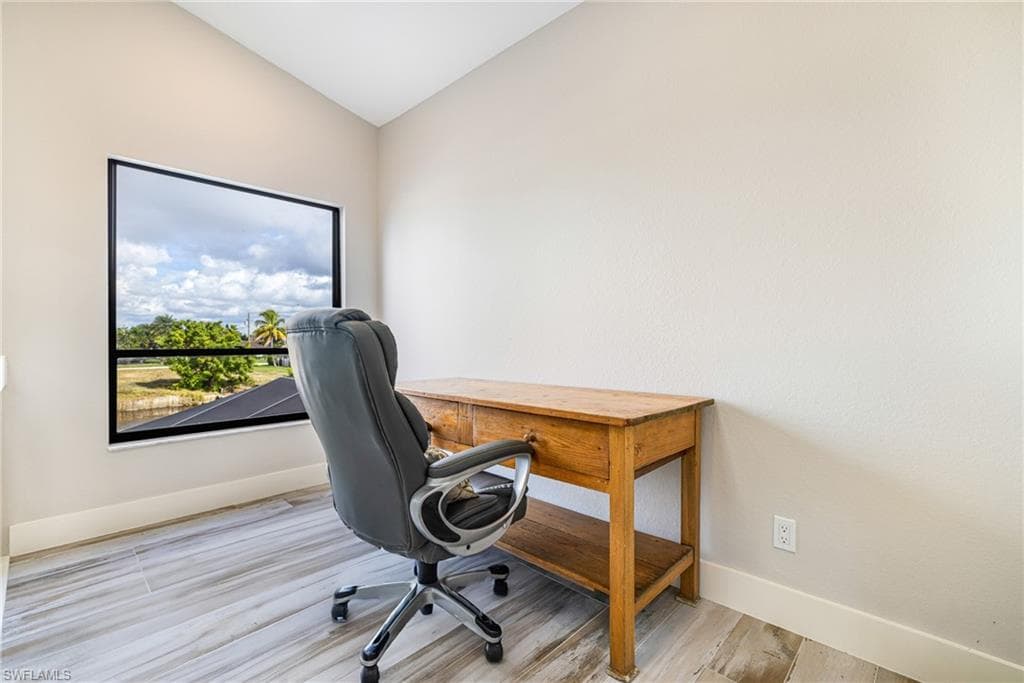 1911 SE 32nd TER, CAPE CORAL FL 33904-32