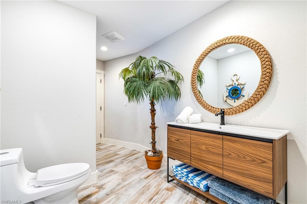 1911 SE 32nd TER, CAPE CORAL FL 33904-17