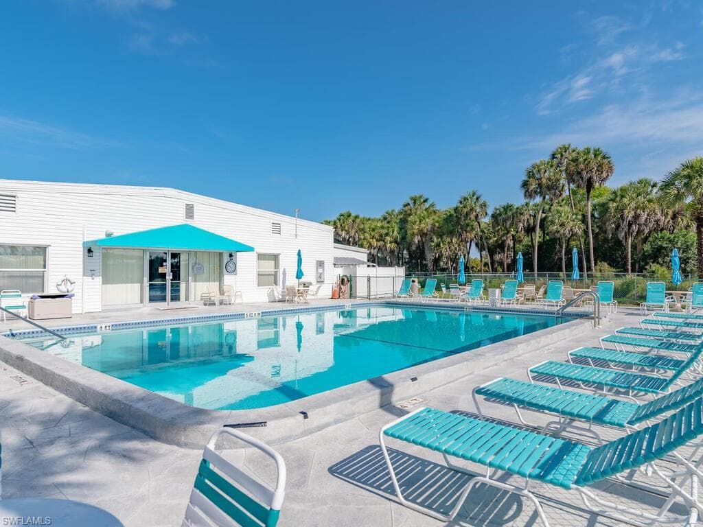 14 Pearl DR # 14P, NAPLES FL 34114-26