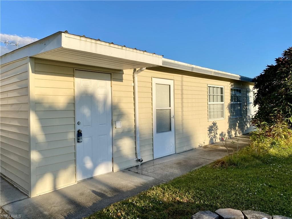 14 Pearl DR # 14P, NAPLES FL 34114-19