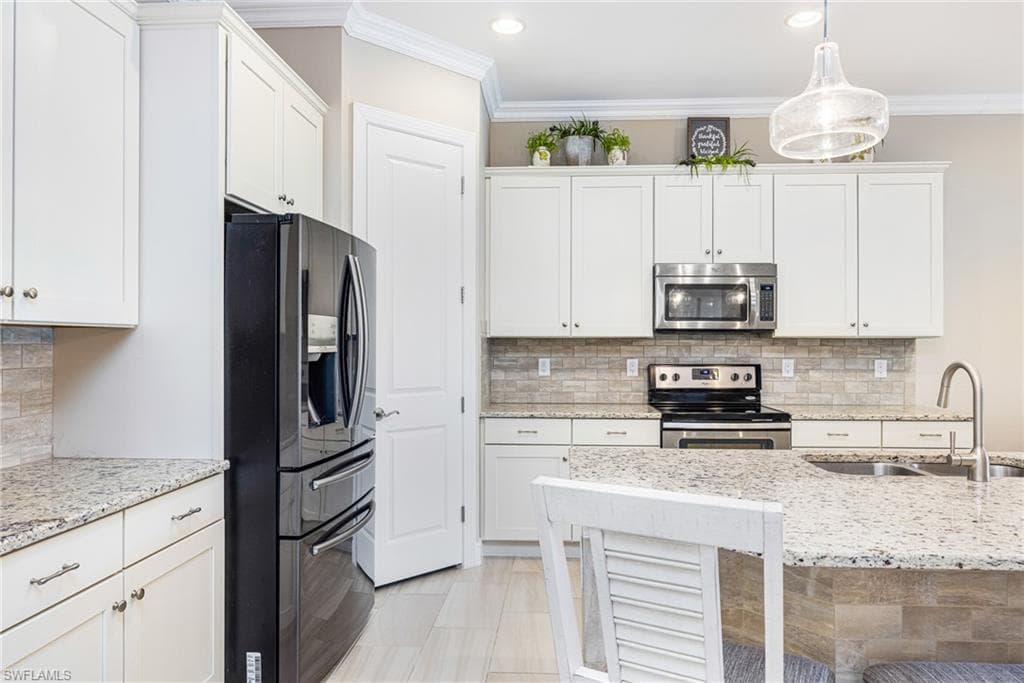 10386 Materita DR, FORT MYERS FL 33913-12