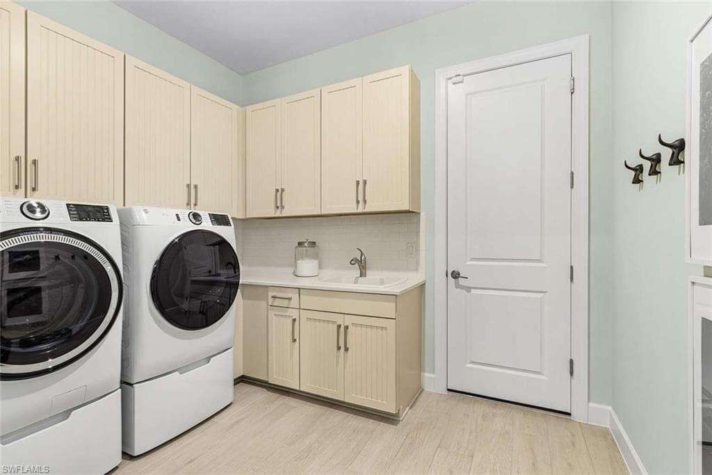 11591 Venetian Lagoon DR, FORT MYERS FL 33913-28