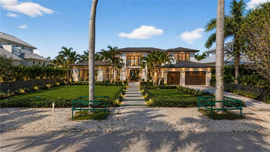601 17TH AVE S, NAPLES FL 34102-1