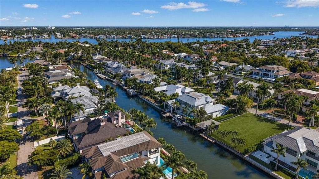 601 17TH AVE S, NAPLES FL 34102-5
