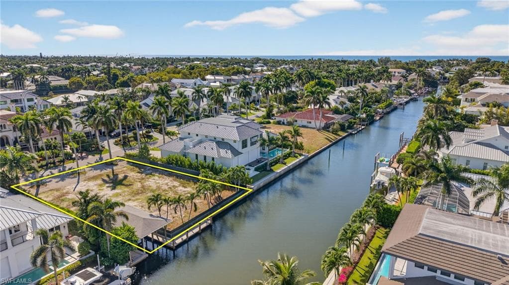 601 17TH AVE S, NAPLES FL 34102-8