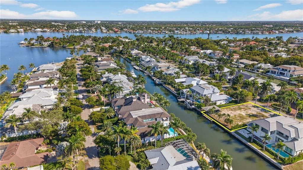 601 17TH AVE S, NAPLES FL 34102-13