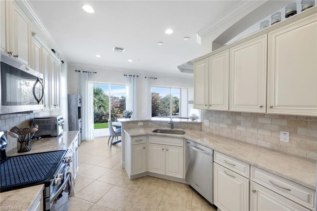 9550 Ironstone TER # 201, NAPLES FL 34120-10