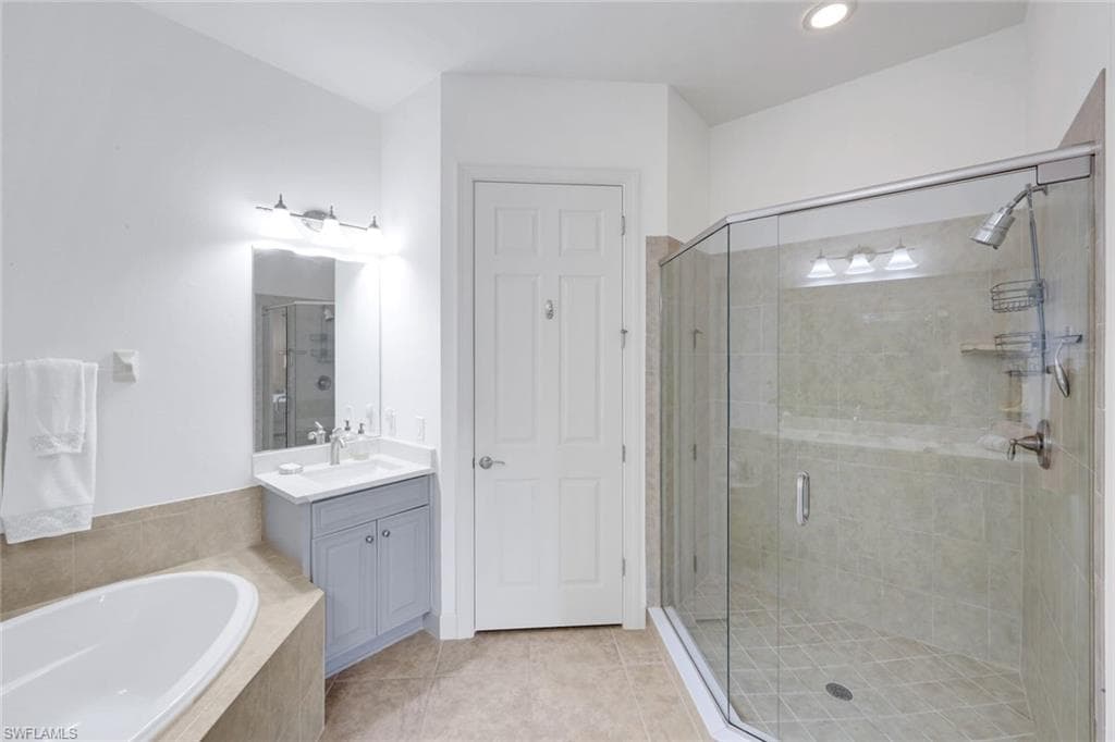 9550 Ironstone TER # 201, NAPLES FL 34120-18