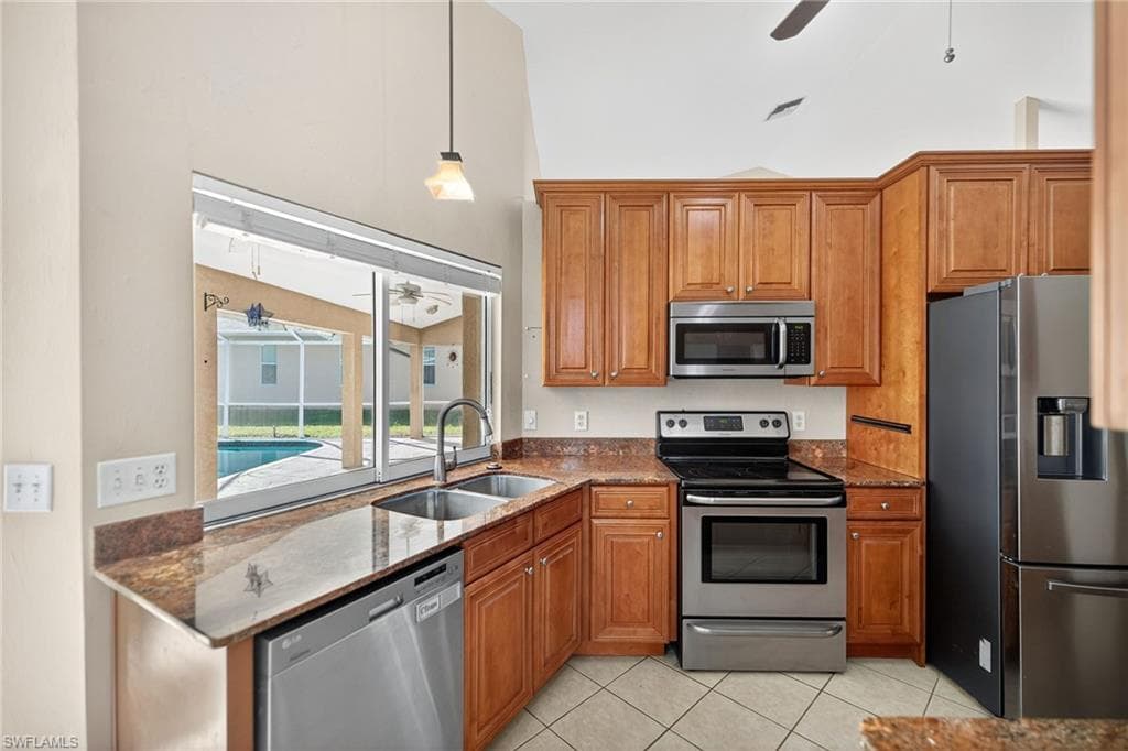 1445 Argyle DR, FORT MYERS FL 33919-10