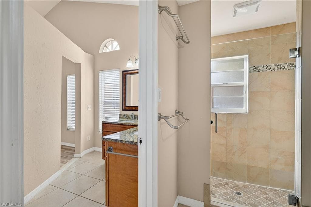 1445 Argyle DR, FORT MYERS FL 33919-18