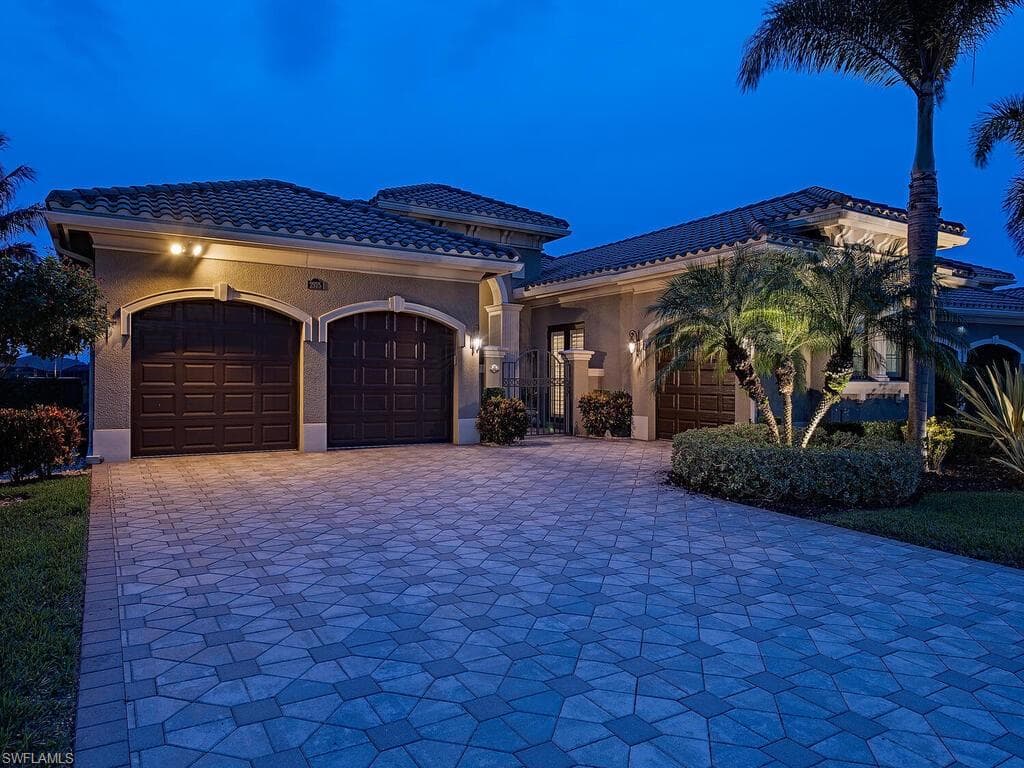 2975 Cinnamon Bay CIR, NAPLES FL 34119-1