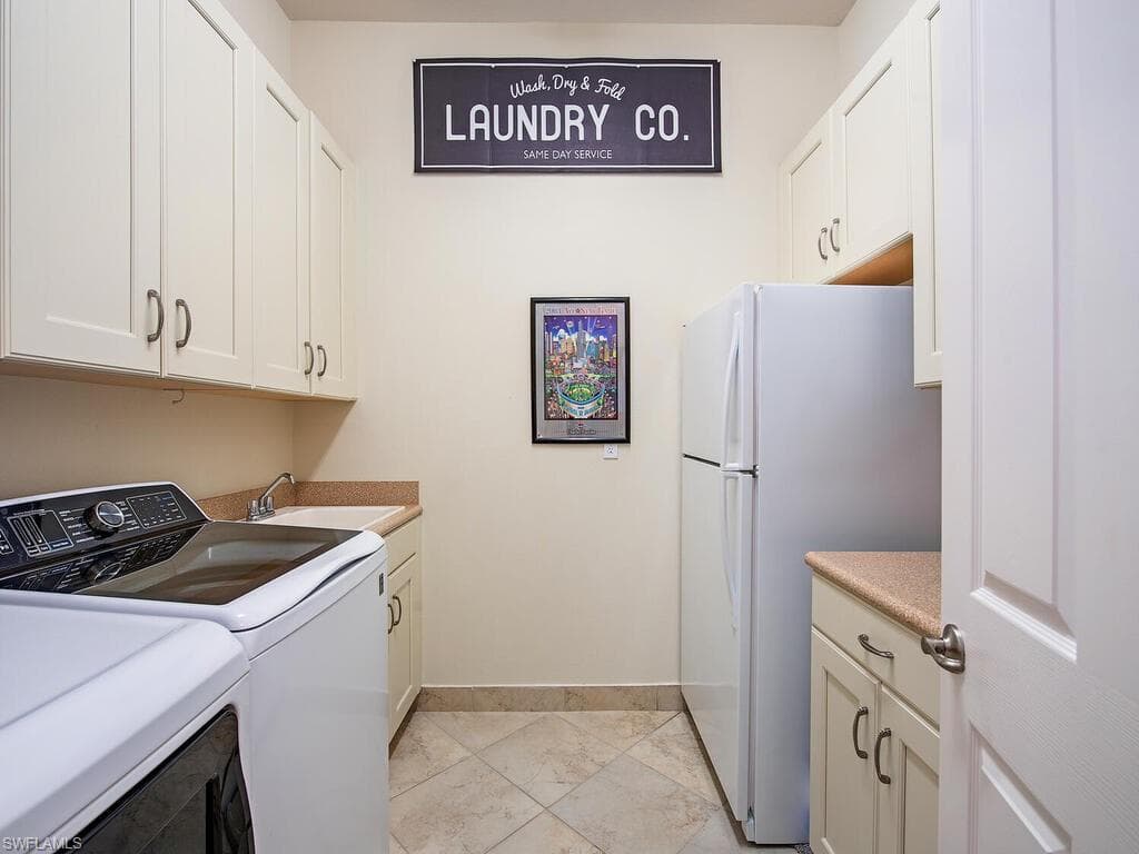 2975 Cinnamon Bay CIR, NAPLES FL 34119-23