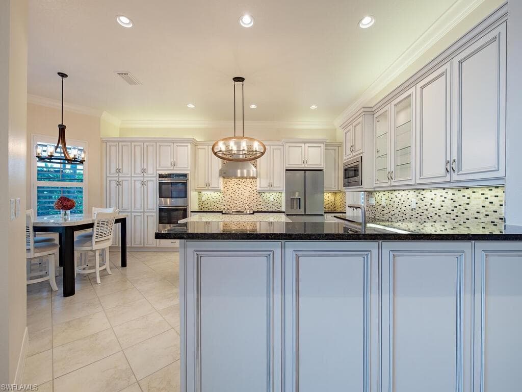 2975 Cinnamon Bay CIR, NAPLES FL 34119-10