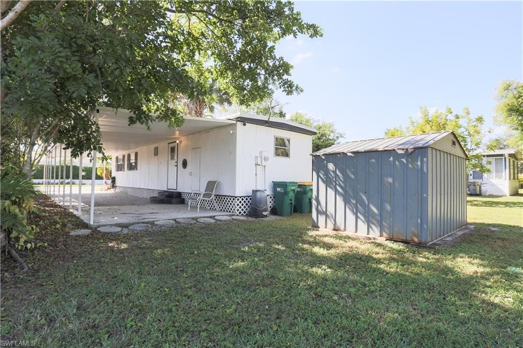 893 Manatee RD, NAPLES FL 34114-16