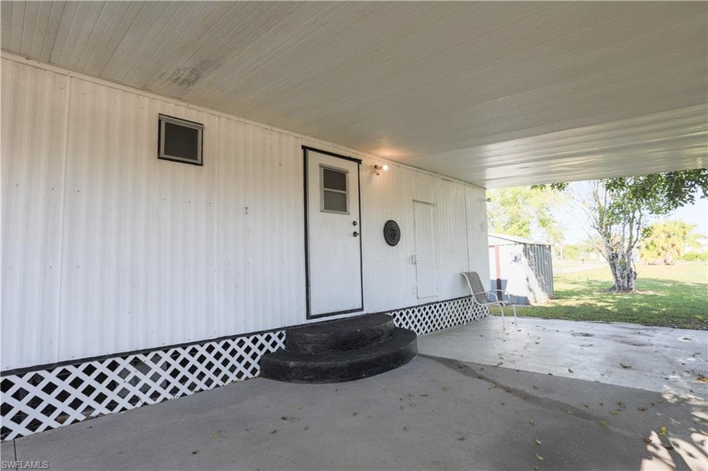 893 Manatee RD, NAPLES FL 34114-3