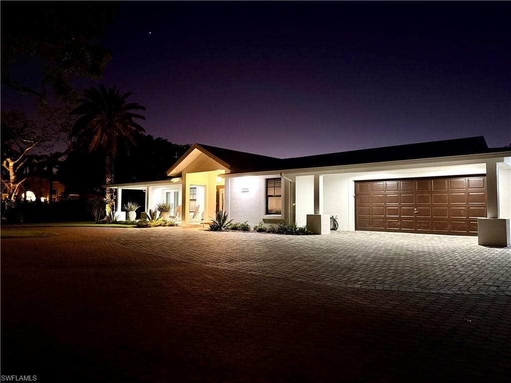 1555 Crayton RD, NAPLES FL 34102-42