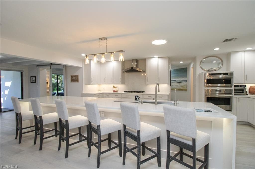 1555 Crayton RD, NAPLES FL 34102-7