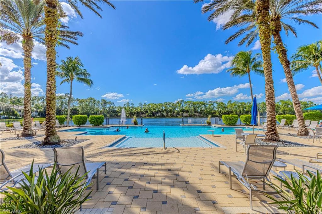 1761 Tarpon Bay DR S # 58, NAPLES FL 34119-20