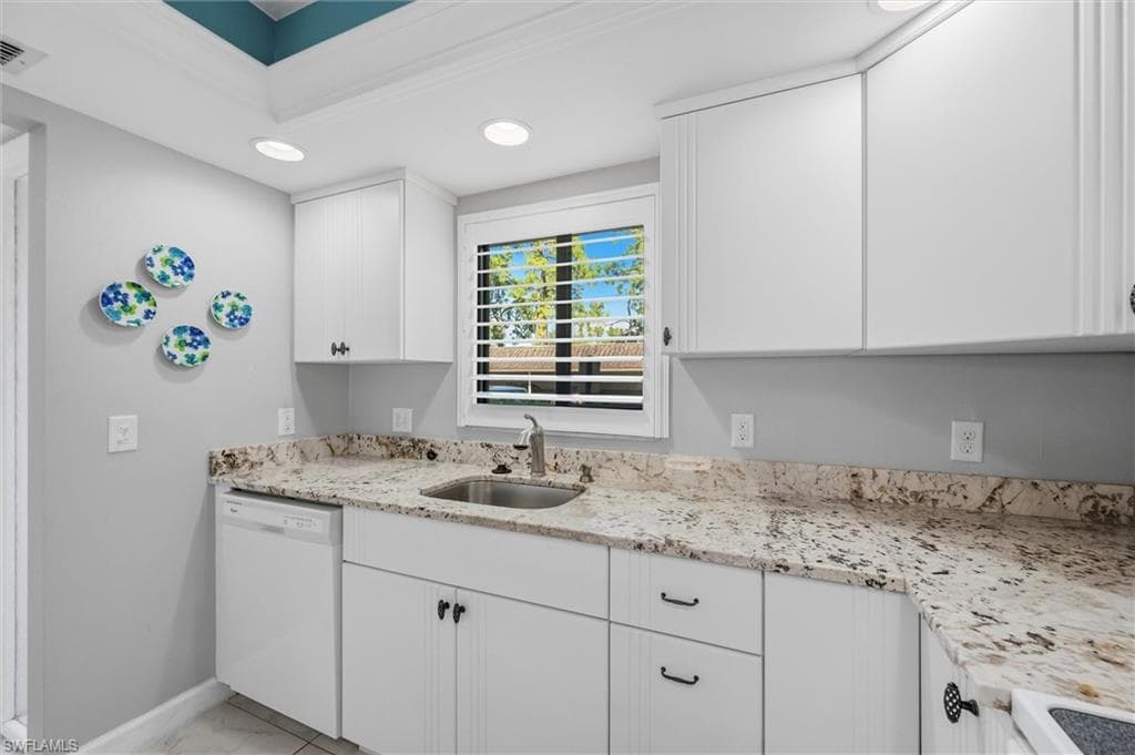 5757 Gage LN # 102C, NAPLES FL 34113-11