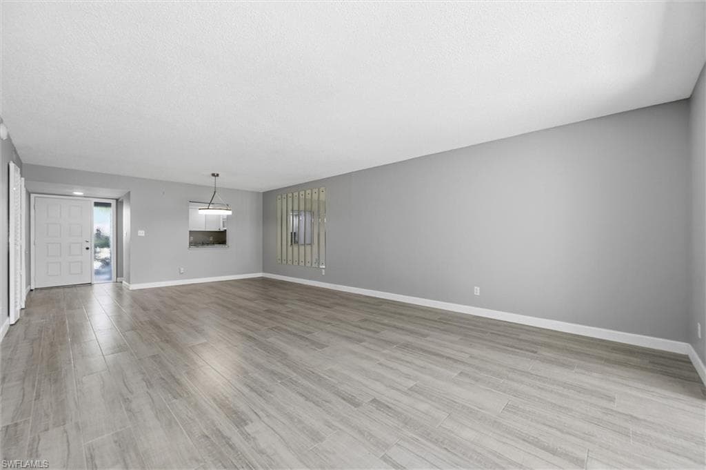 5757 Gage LN # 102C, NAPLES FL 34113-18