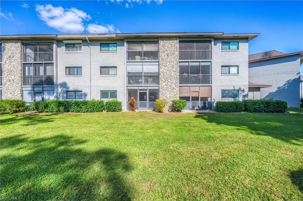 5757 Gage LN # 102C, NAPLES FL 34113-30