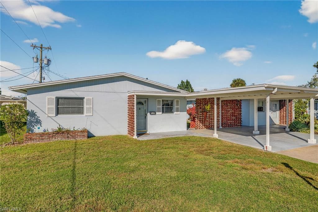 2207 Croton CT, LEHIGH ACRES FL 33936-1
