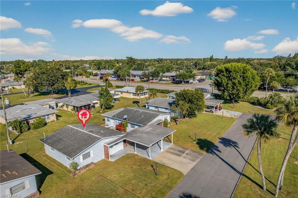 2207 Croton CT, LEHIGH ACRES FL 33936-27