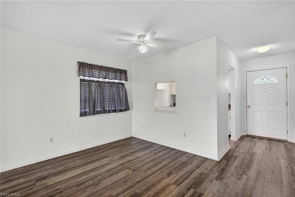 2207 Croton CT, LEHIGH ACRES FL 33936-8