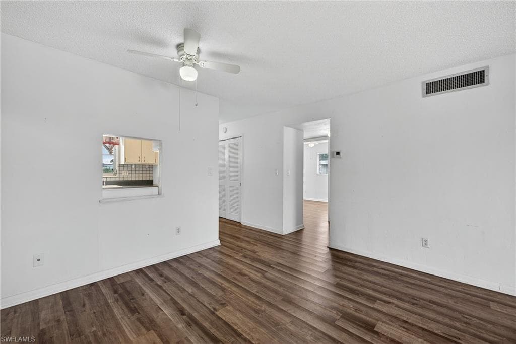 2207 Croton CT, LEHIGH ACRES FL 33936-9