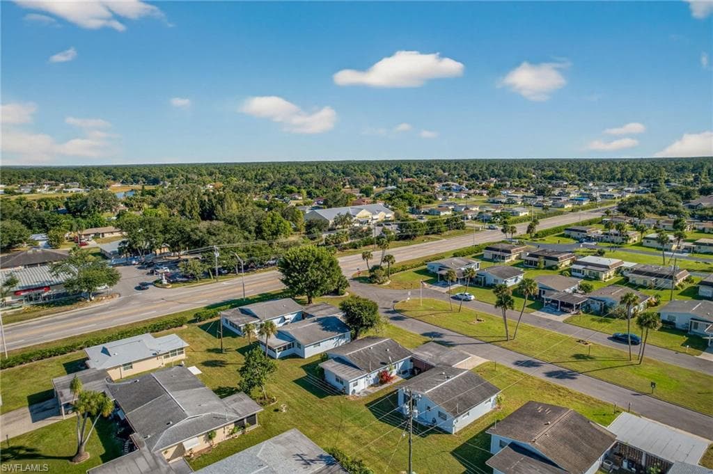 2207 Croton CT, LEHIGH ACRES FL 33936-32